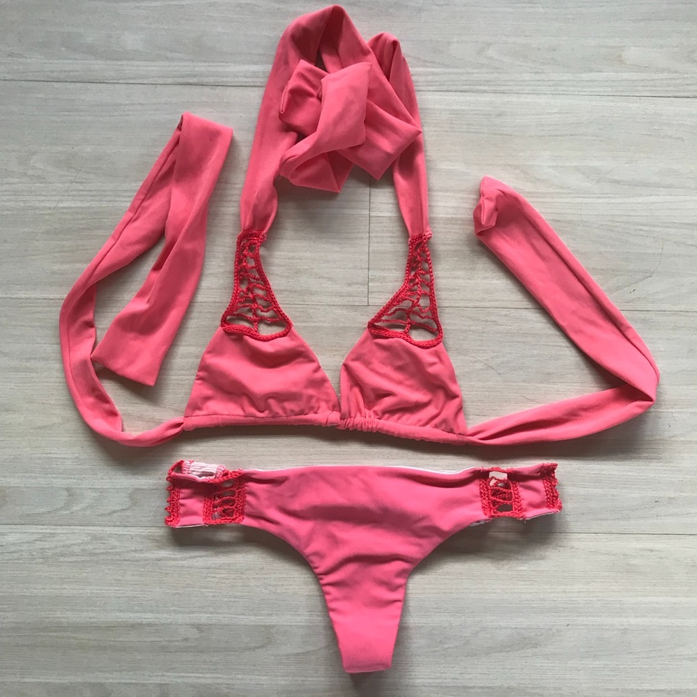 ACACIA Secrets top Gili bottoms M/L